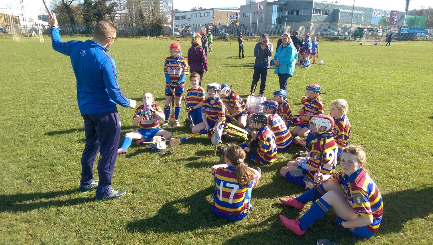 Aidan draws on his store of rich hurling experience to inspire the girls to greater things. (Is Mark yawning or laughing in the background?)